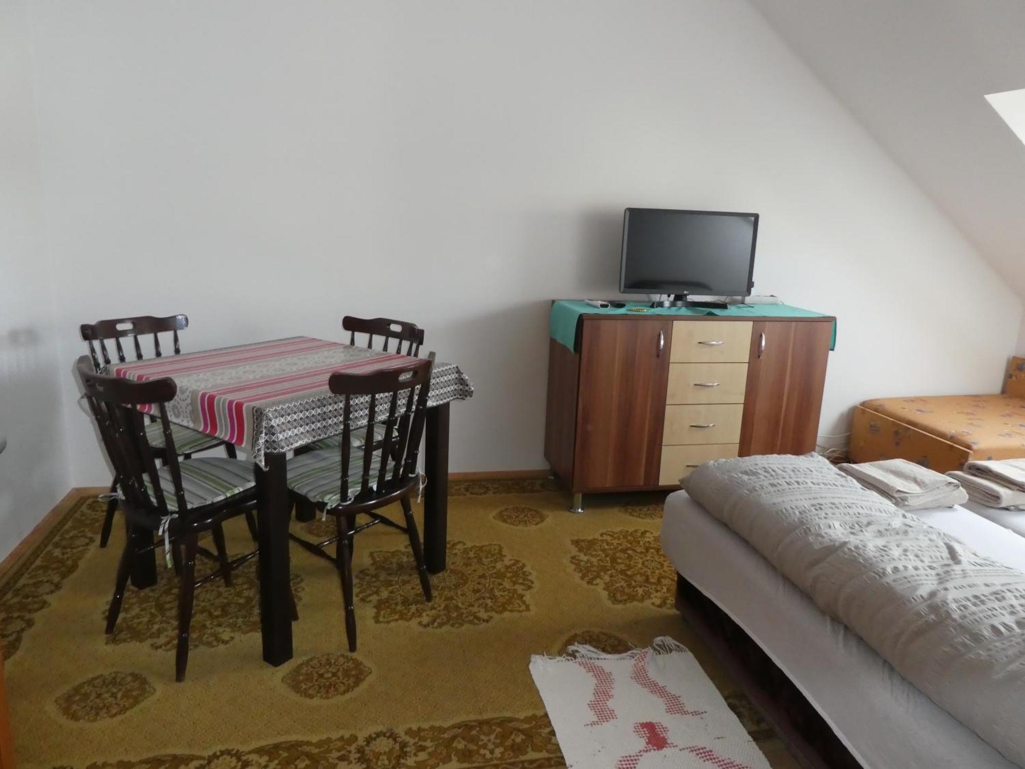 Halasi Szallashely